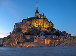 Normandia (Francia) - Mont Saint Michel al crepuscolo